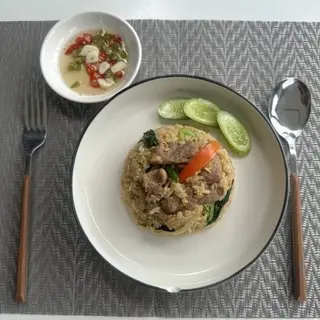 ข้าวผัดหมูโบราณ