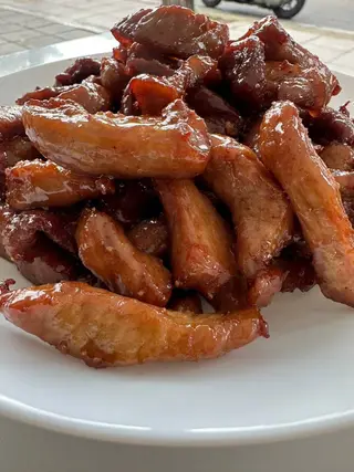 หมูทอดซอสชุ่ม (เป็นขีด)