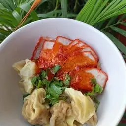 ก๋วยเตี๋ยวเกี๊ยวหมูแดง
