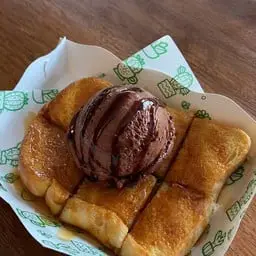 ขนมปังเนยนมไอศครีมช็อกโกแลต