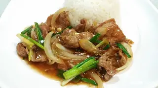 ผัดน้ำมันหอยราดข้าว