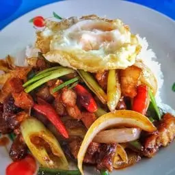 ผัดพริกเผาราดข้าว