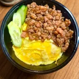 ข้าวไข่ข้น หมูสับกระเทียม