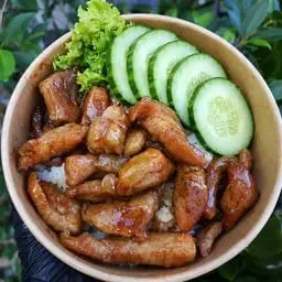 ข้าวหน้าหมูแม็กกี้