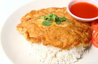 ข้าวไข่เจียว (ไข่ 2 ใบ)