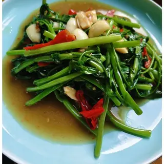 ผัดผักบุ้งไฟแดง