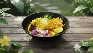 ข้าวซอย สะโพกไก่ เส้น 100 g