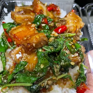 ข้าวกะเพราหมูกรอบ