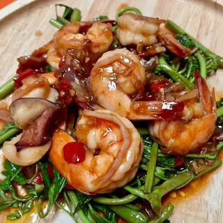 ข้าวกระเฉดกุ้ง
