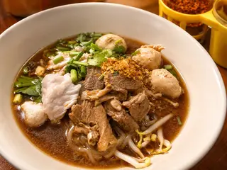 ก๋วยเตี๋ยวหมูน้ำตก