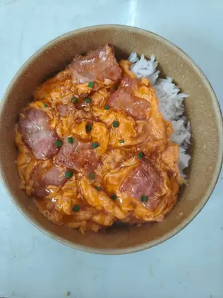 ข้าวไข่ข้นมันกุ้งเบคอน
