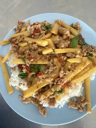 ข้าวผัดหน่อไม้หมูสับ