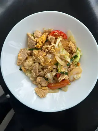 วุ้นเส้นผัดไข่ใส่หมู