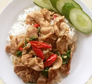 ข้าวกะเพราหมูชิ้น