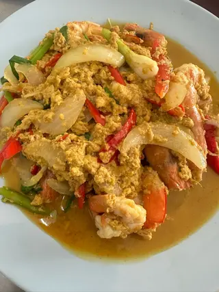 ข้าวราดผัดผงกระหรี่