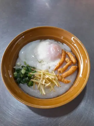 โจ๊กธรรมดาใส่ไข่มะตูม