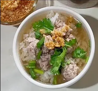 ข้าวต้มหมูร้อนๆ