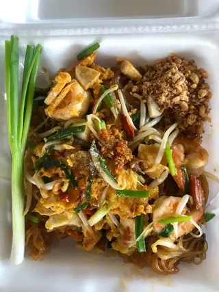 ผัดไทยทะเล