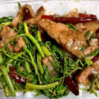 ข้าวราดผักกระเฉดหมูชิ้น