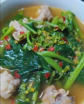 แกงผักกาดใส่กระดูกหมู