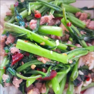 ข้าวผัดผักบุ้ง