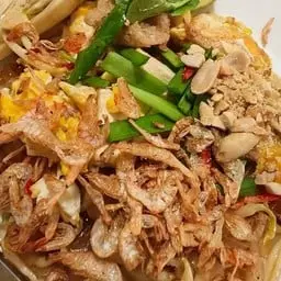 ผัดไทยทรงเครื่องใส่เต้าหู้ ไข่ กุ้งแห้ง (ไม่ใส่กุ้งสด)