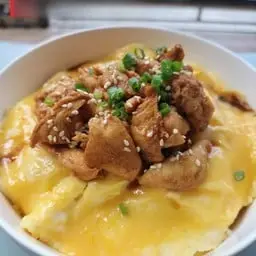 ข้าวไข่ข้นนุ่มนมสด ไก่อบซอส