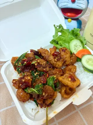 ข้าวกะเพราแคบหมูผัดพริกแห้ง