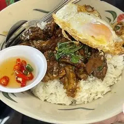 กะเพราเนื้อตุ๋น