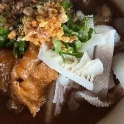 ก๋วยเตี๋ยว เนื้อรวมทุกอย่าง
