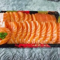 แซลมอนซาชิมิ 400 g.