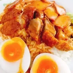 ข้าวหมูแดงหมูกรอบ พิเศษ