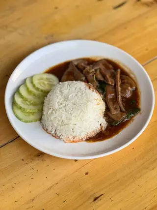 กะเพราตับ(หมู)ราดข้าว