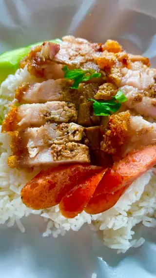ข้าวหมูกรอบ