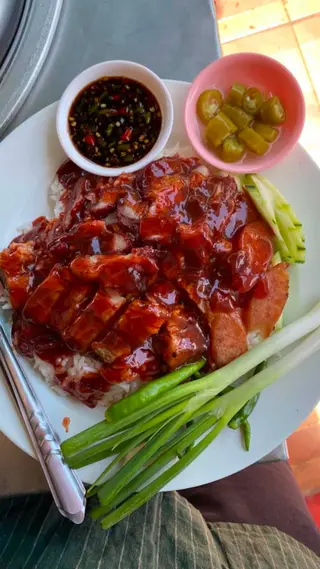 ข้าวหมูแดง