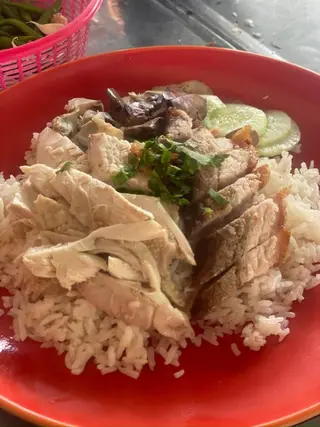 ข้าวมันไก่+หมูกรอบ