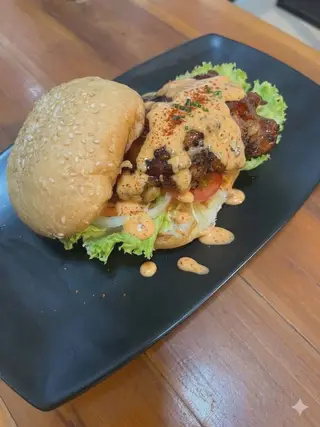 เบอร์เกอร์สเต๊กไก่สไปซี่มาโย