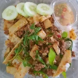 แกงป่าเนื้อสับหน่อไม้ดองราดข้าว