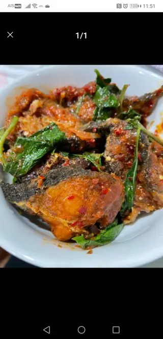 พริกแกงปลาดุกทอดกรอบ (กับข้าว)