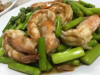 หน่อไม้ฝรั่งผัดกุ้ง