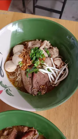 Pork boat noodles