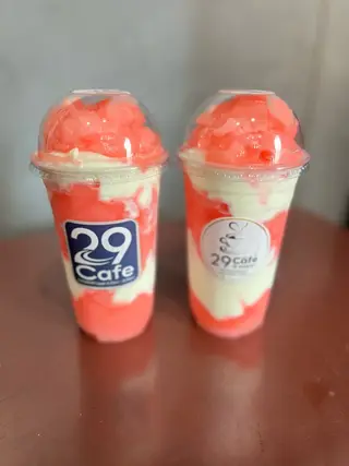 โยเกิร์ตสตอเบอร์รี่ปั่น