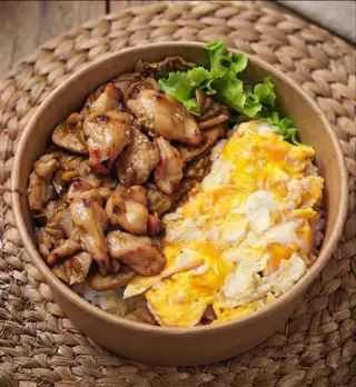 ไก่กระเทียม+ไข่ขยี้