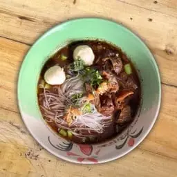 ก๋วยเตี๋ยวเรือหมูตุ๋น