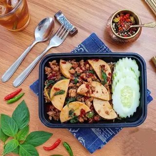 ข้าวกะเพราหมูยอ + หมูสับ