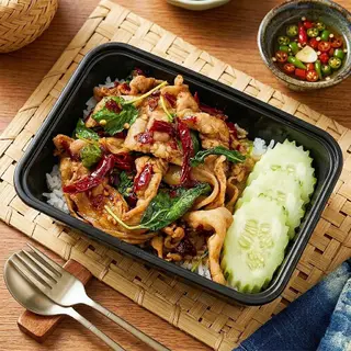 ข้าวกระเพราหมูสามชั้นสไลด์