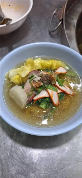 บะหมี่เกี๊ยวหมูแดง