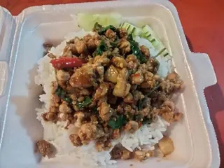 กระเพราหมูสับ