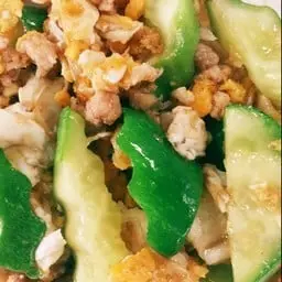 แตงกวาผัดไข่หมูสับ