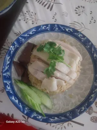 ข้าวมันไก่ต้ม(พิเศษ)